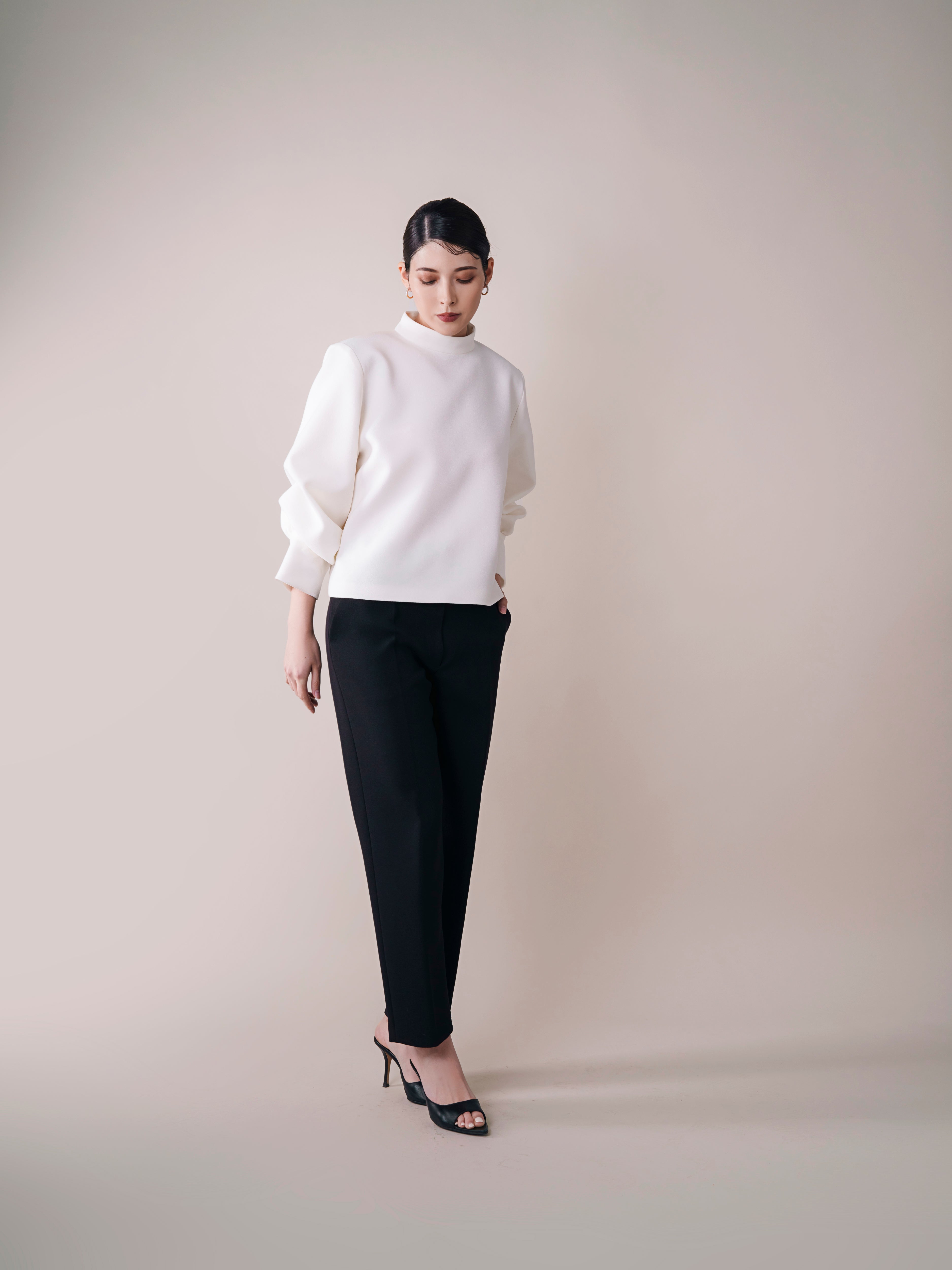 MOCK NECK BLOUSE