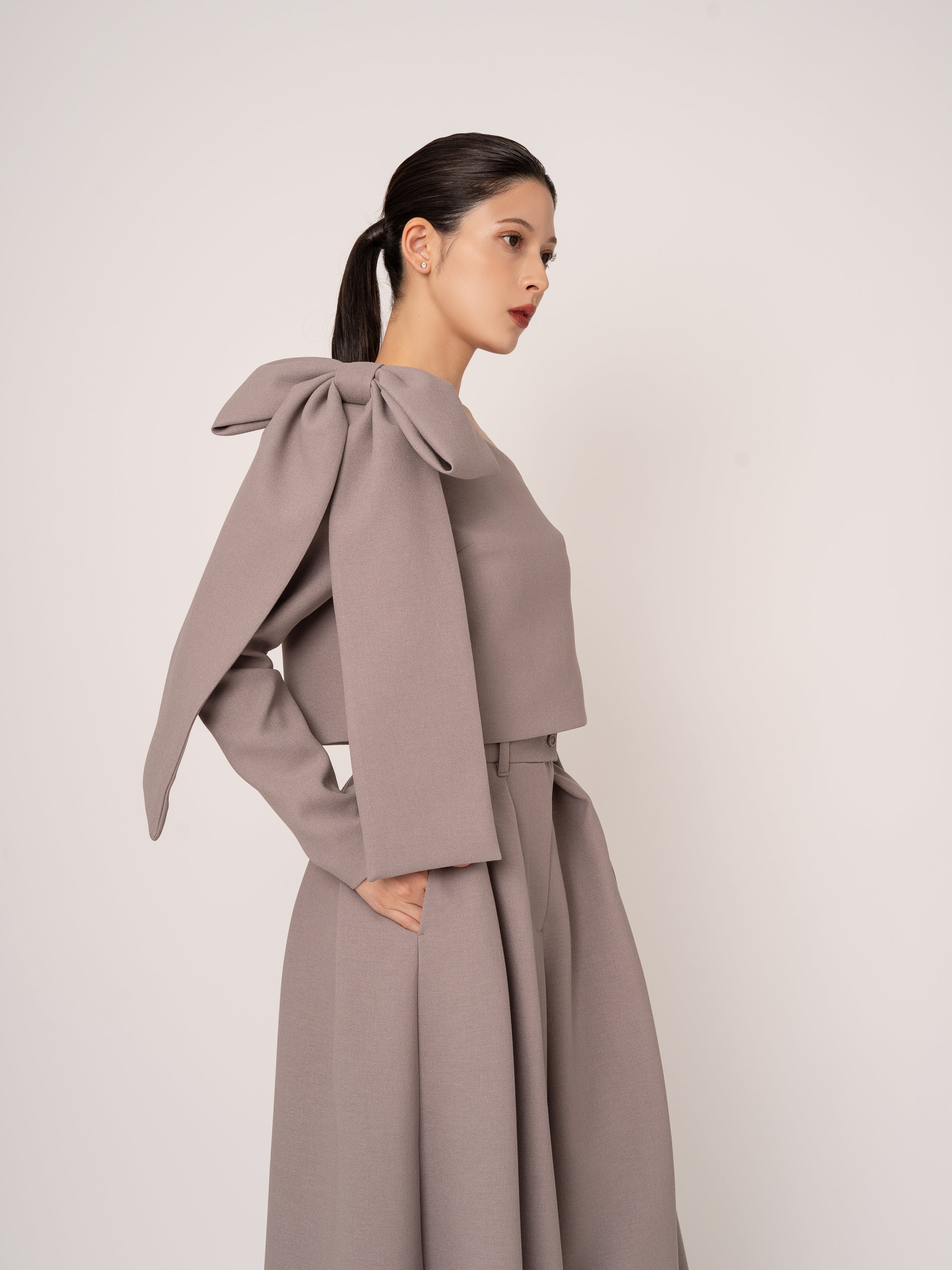 ONE SHOULDER RIBBON BLOUSE