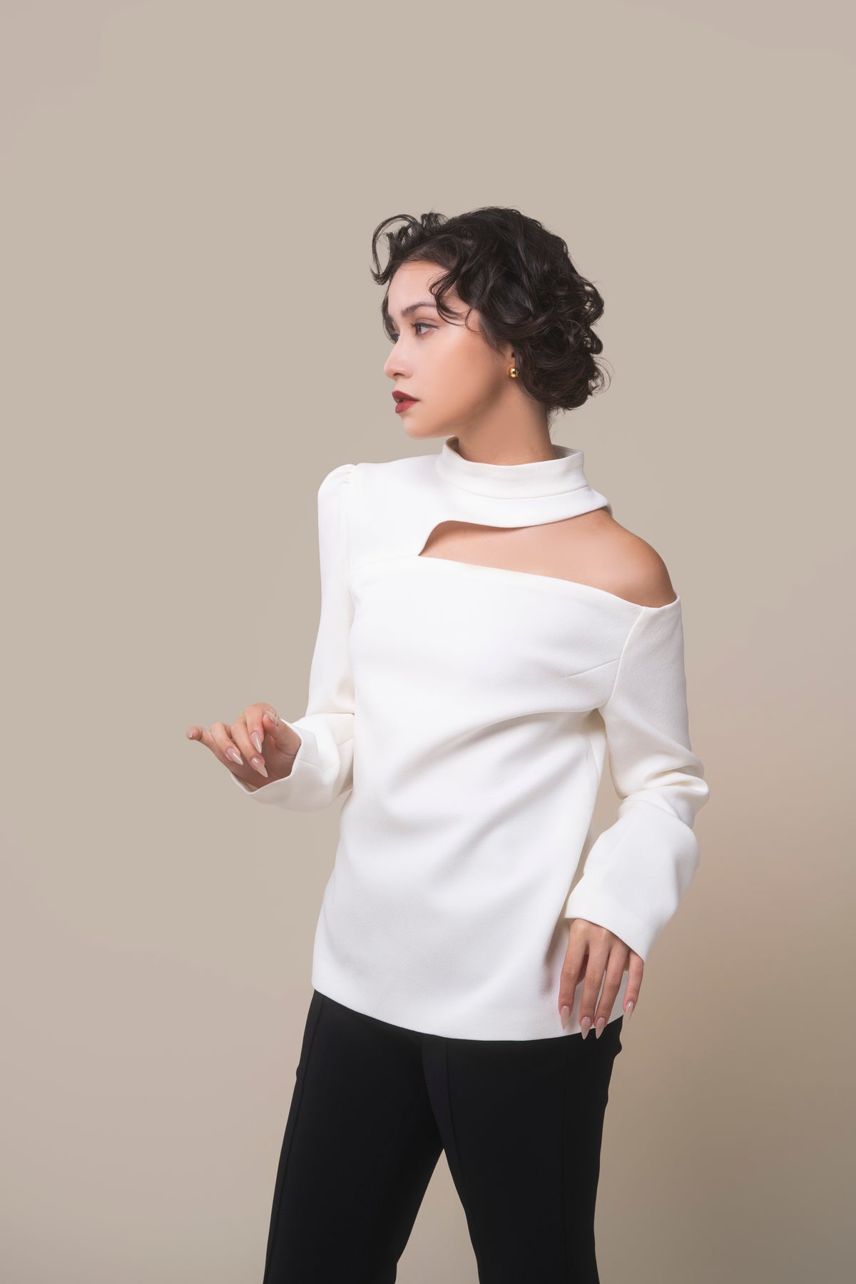 EDGE LINE BLOUSE