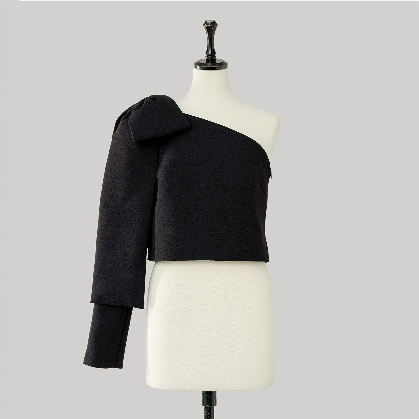 ONE SHOULDER RIBBON BLOUSE