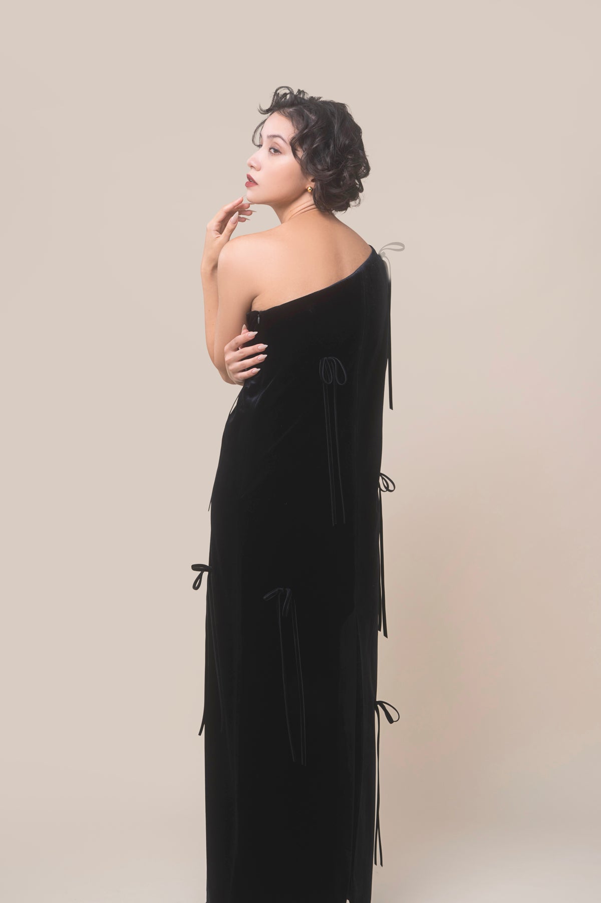 ONE SHOULDER RIBBON DRESS
