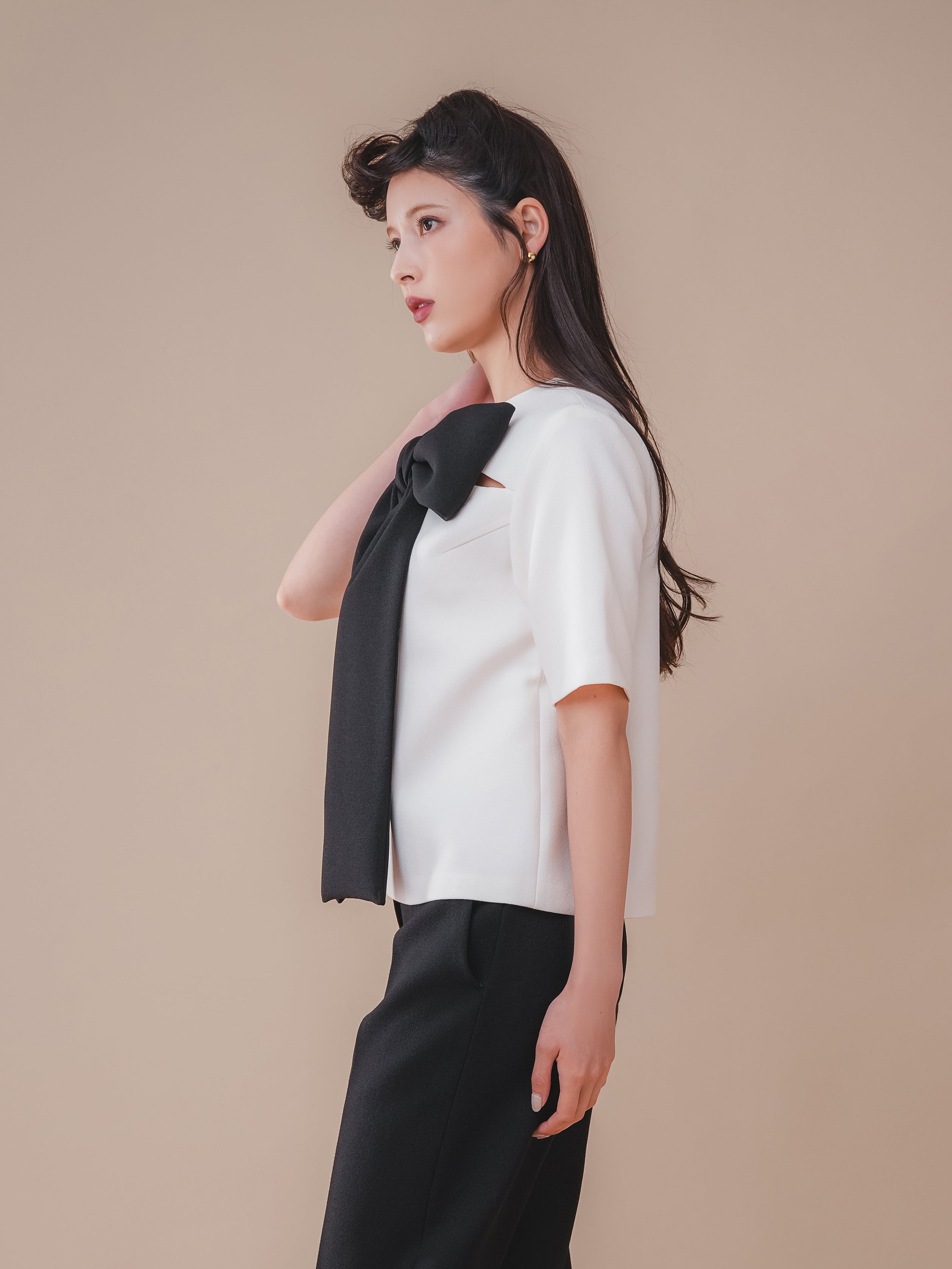 FRONT RIBBON BLOUSE