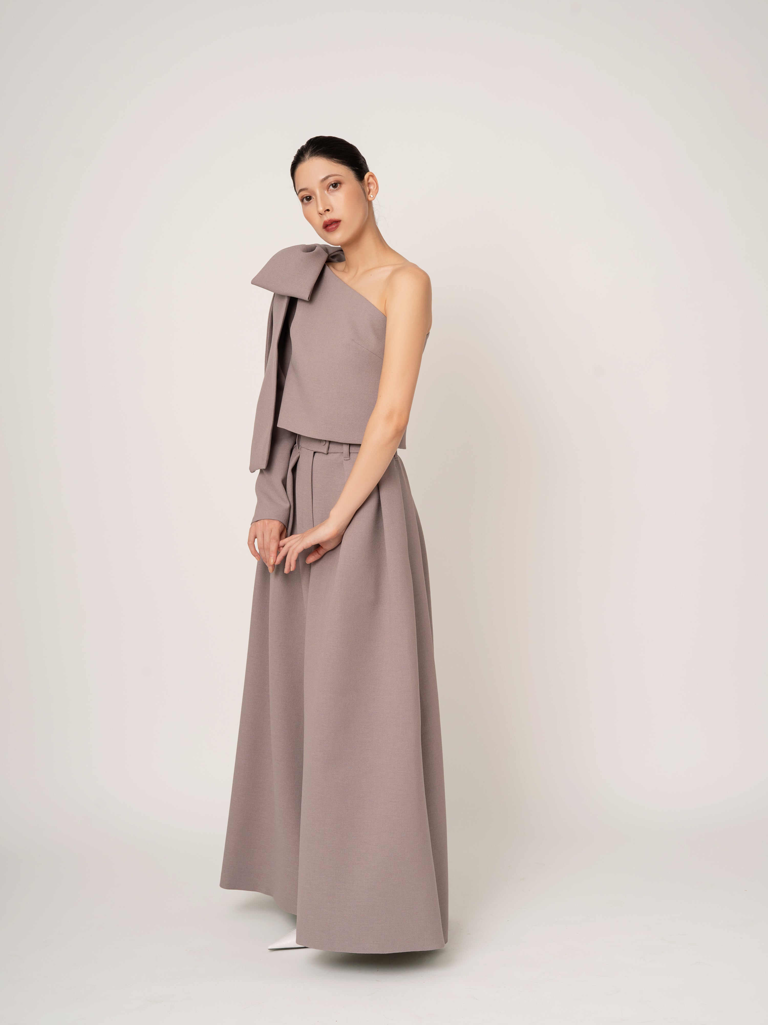 TUCK WIDE PANTS